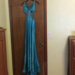 Ladies Sz 4 Terani beaded satin formal gown, GUC